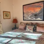 Fabulous Historic Adobe Home Close To Canyon Road