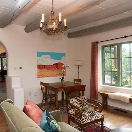 Fabulous Historic Adobe Close To Canyon Road *