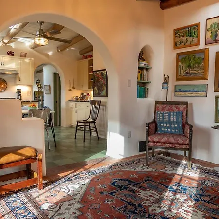 Fabulous Historic Adobe Close To Canyon Road *
