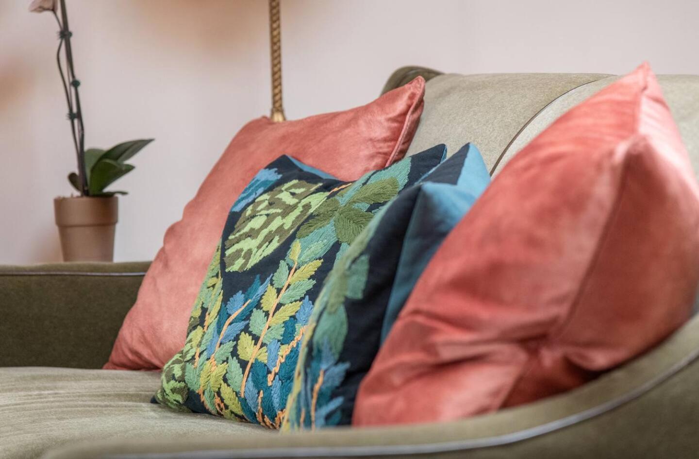 Fabulous Historic Adobe Close To Canyon Road *