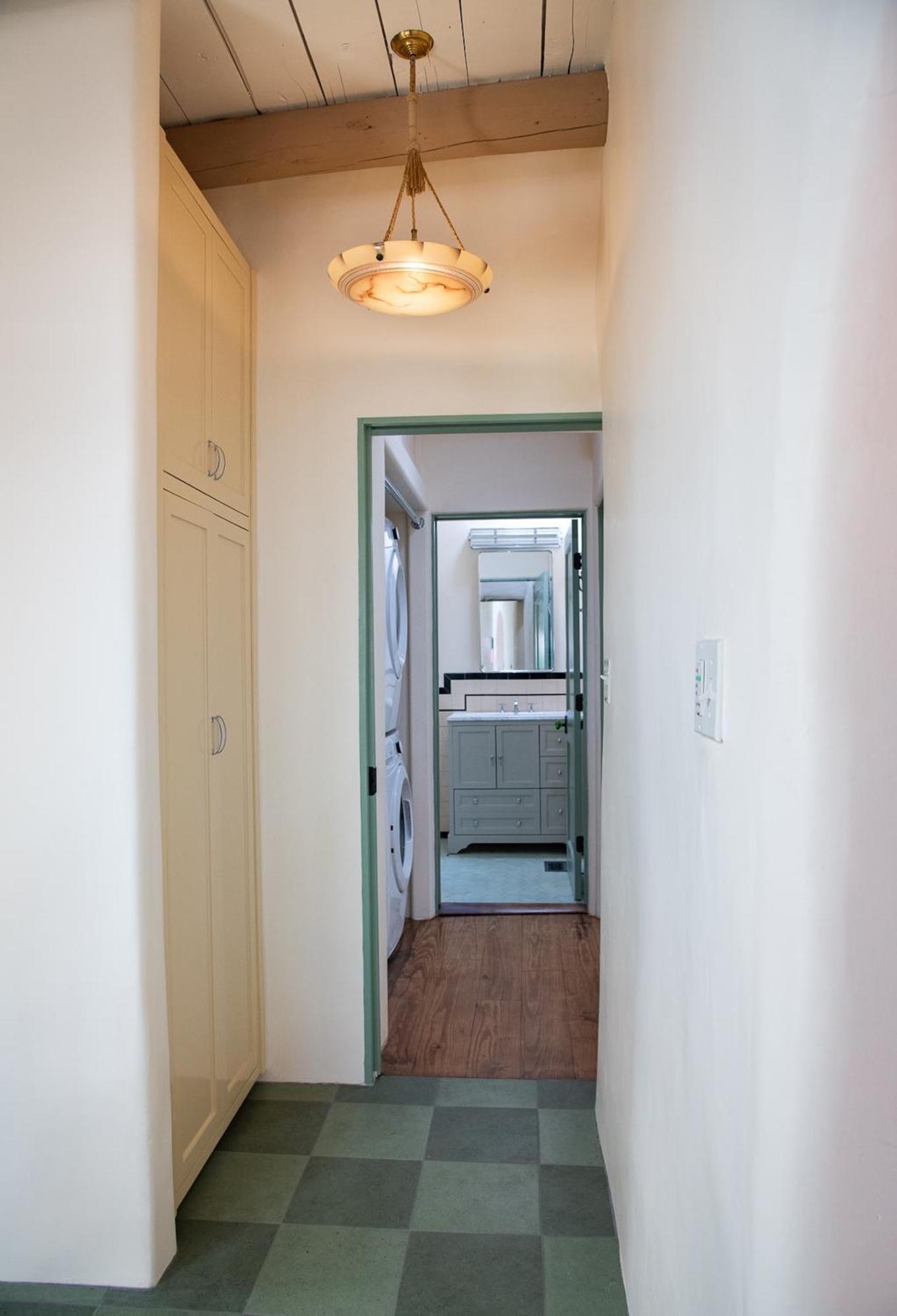 Fabulous Historic Adobe Close To Canyon Road Holiday home