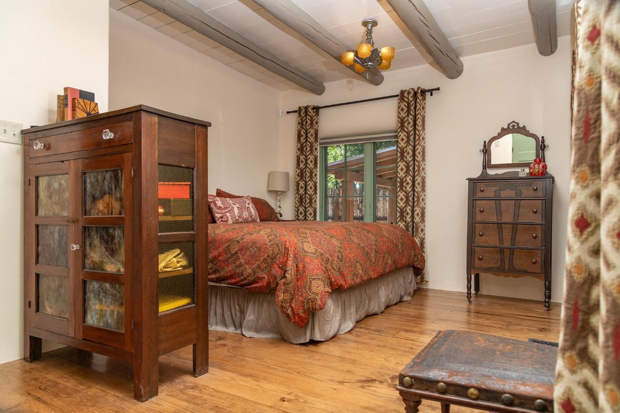 Fabulous Historic Adobe Close To Canyon Road Holiday home Santa Fe